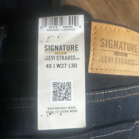 Signature by Levi Strauss Women's Boot Cut Jeans - Indigo - Picture 2 of 2